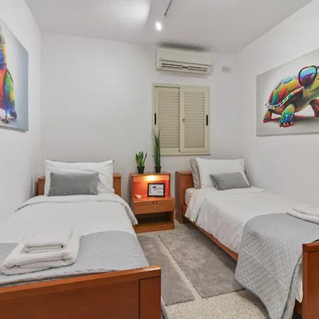 Apartment 3br With Seaviews I 60 Seconds To The